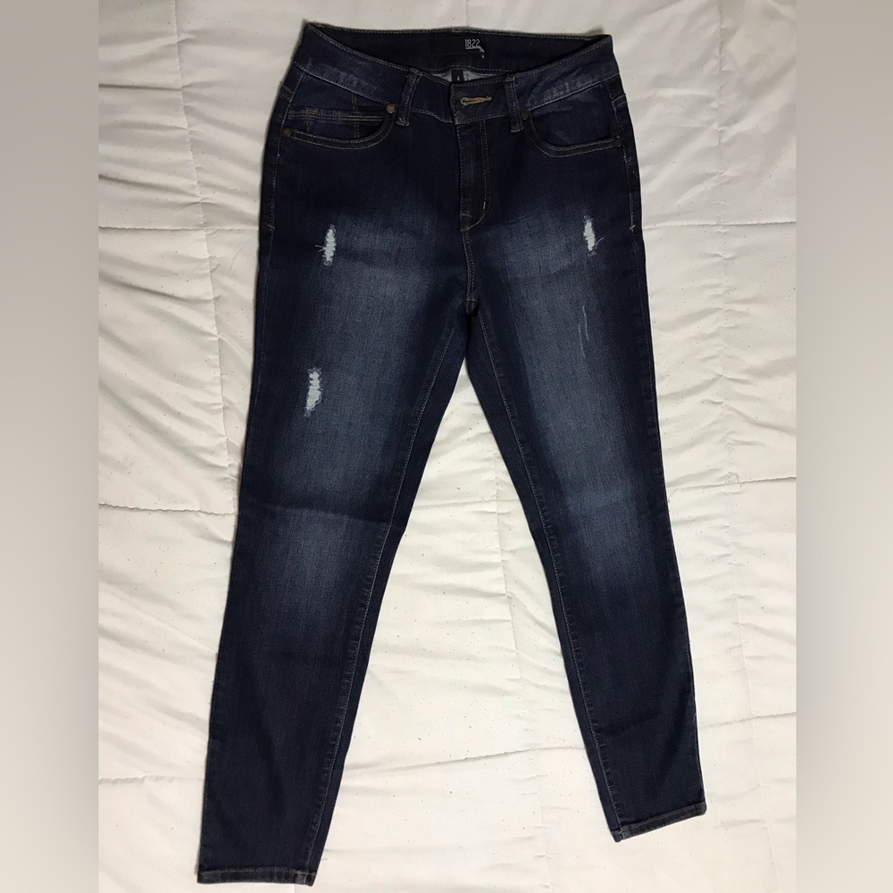 Size 4 Woman’s 1822 Jeans